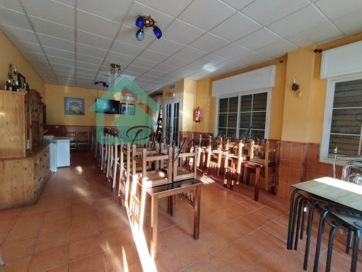 RESTAURANTE EN VENTA EN SAN BARTOLOME DE LA TORRE